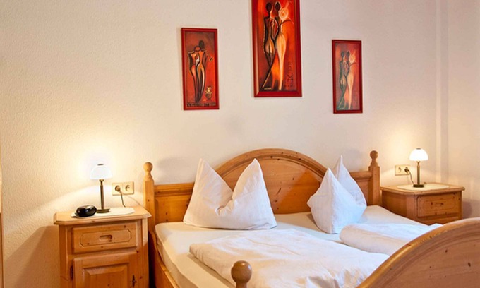 Kirnbach Apartment | Apartment 'Apfelblüte' with Mountain View, Shared Pool and Wi-Fi