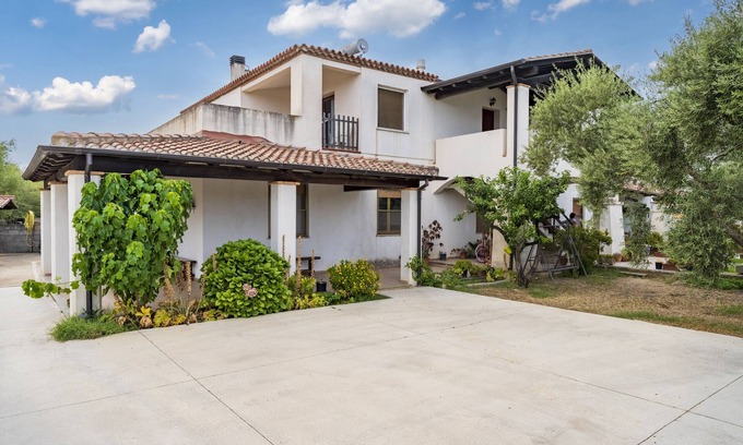 Lotzorai Apartment | Apartment 'Appartamento Orto Degli Ulivi' with Private Terrace, Private Garden and Wi-Fi