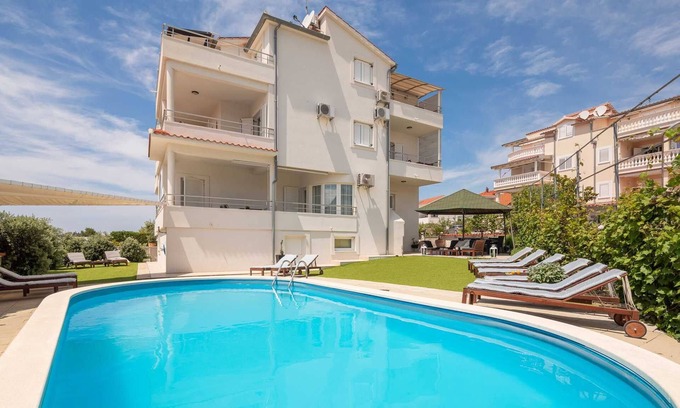 Vodice Apartment | Apartment Arausa with Pool VII