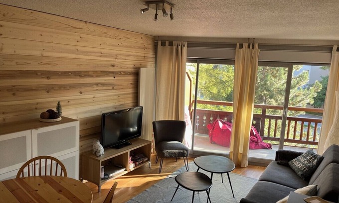 Les Deux Alpes Apartment | Apartment at the foot of the slopes and ski school/heart of the resort