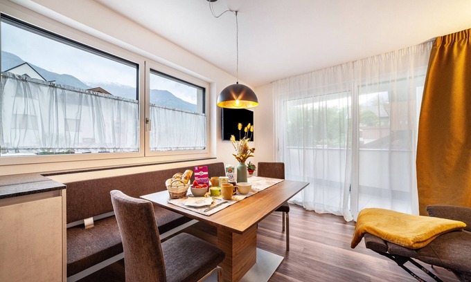 Naturno Apartment | Apartment 'Aurelia' with Mountain View, Wi-Fi and Air Conditioning