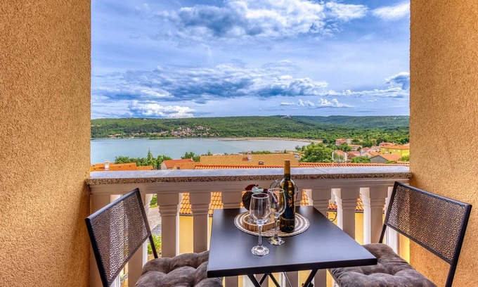 Cizici Apartment | Apartment Baran with a Sea View