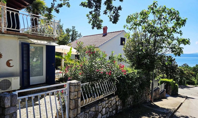 Njivice Apartment | Apartment Barbara with sea view