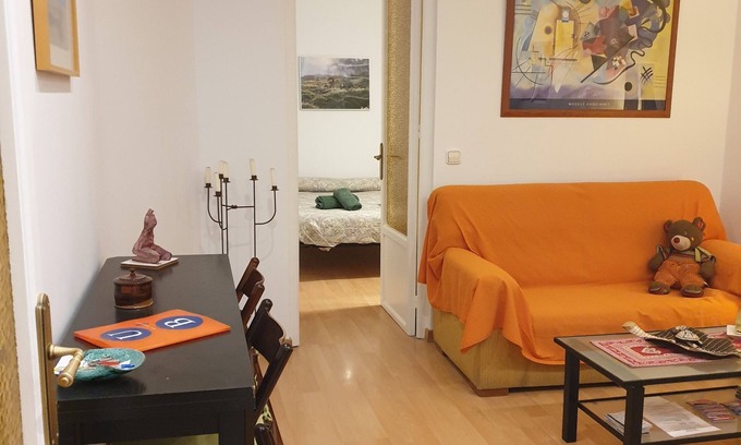 La Sagrada Familia Condo | Apartment Barcelona, ​5 minutes Sagrada Familia, metro in front, WIFI.