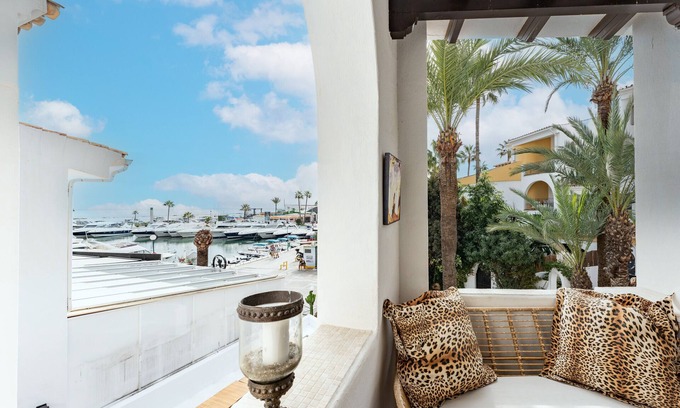 Cabopino Apartment | Apartment 'Beautiful Frontline' with Shared Pool, Wi-Fi and Air Conditioning