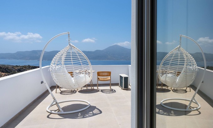 Milos Apartment | Apartment 'Betty Maisonette with Sea View' with Sea View, Wi-Fi and Air Conditioning