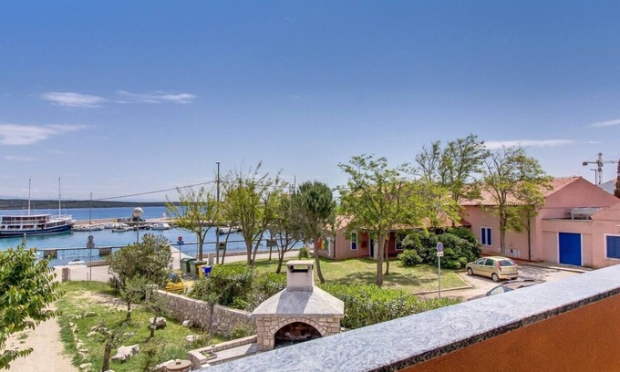 Nerezine Apartment | Apartment BRIA with sea view 40m from the sea