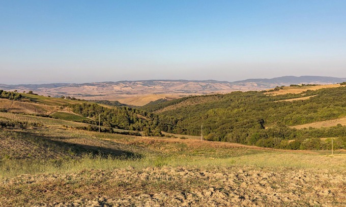 Castiglione d'Orcia Apartment | Apartment 'Casa Raffaello' with Balcony and Wi-Fi