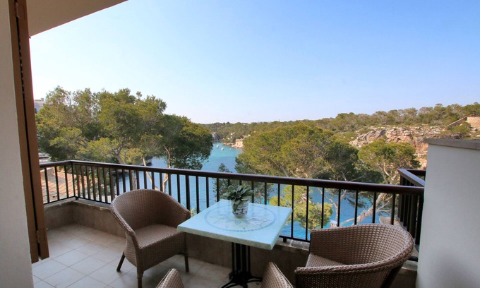 Cala Figuera Apartment | Apartment 'Cala Figuera 4b' with Sea View, Balcony and Wi-Fi