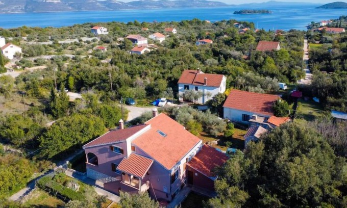 Iz Apartment | Apartment Captain's Villa in Iž/Iž Veli - 7 persons, 3 bedrooms