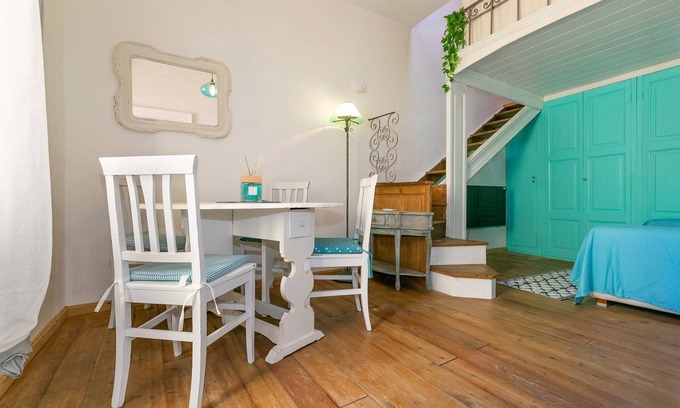 Piombino Apartment | Apartment Casa del Pescatore with Sea View, Air Conditioning and Wi-Fi