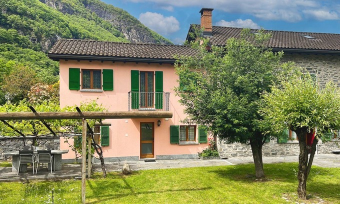 Foroglio Apartment | Apartment "Casa Delia" with private garden