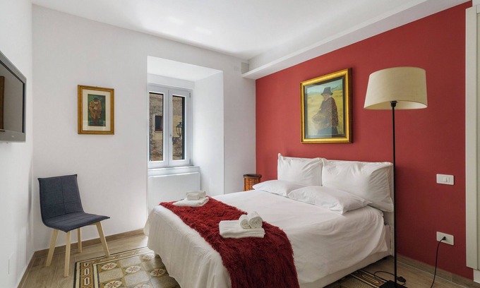 Historical Downtown Salerno Apartment | Apartment 'Casa Mia Civico14' with Shared Terrace, Wi-Fi and Air Conditioning