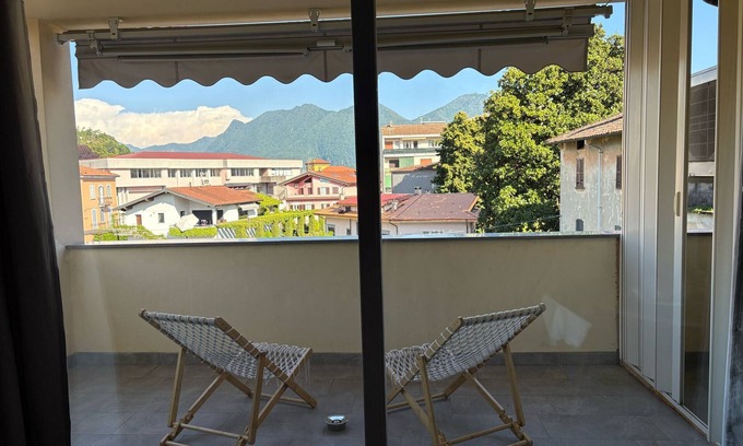 Intra Apartment | Apartment 'Casa Palmy' with Mountain View, Wi-Fi and Air Conditioning