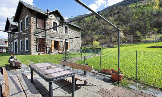 Runaz Apartment | Apartment 'Casa Tua - Avise' with Mountain View, Private Terrace and Wi-Fi