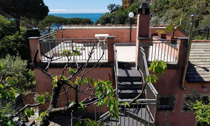 Levanto Apartment | Apartment 'Casa Zagare Sul Mare ' with Private Terrace, Balcony and Wi-Fi