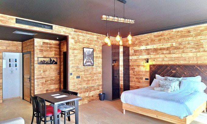 Sainte-Tulle Apartment | Apartment "Chalet" - Domaine de la Mautanne *