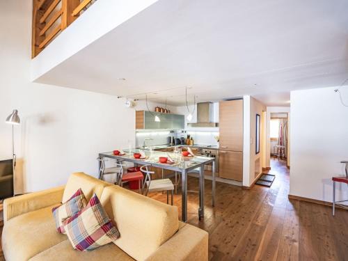 La Punt-Chamues-ch Apartment | Apartment Chesa Alossa by Interhome