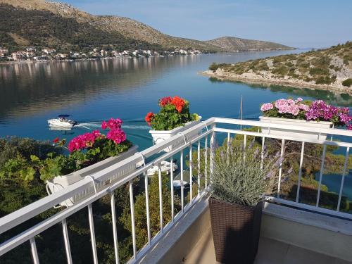 Grebastica Apartment | Apartment D&D Grubišić