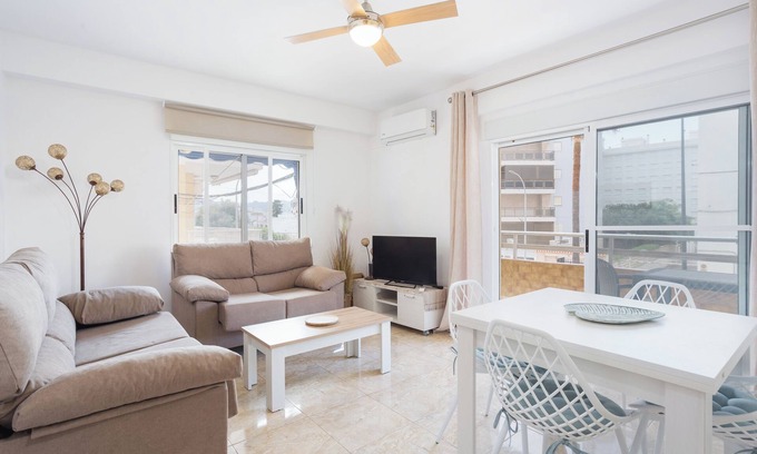 Daimuz Apartment | Apartment 'Daimuz Holidays' with Sea View, Balcony and Wi-Fi