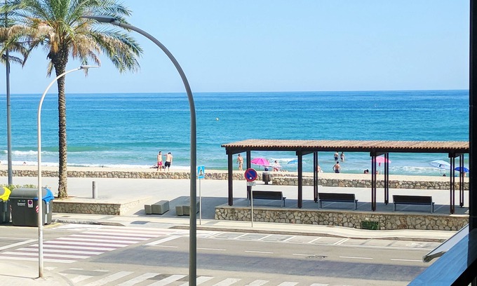 Calafell Apartment | Apartment facing the sea, Pool, Air Conditioning, Parking included, Elevator