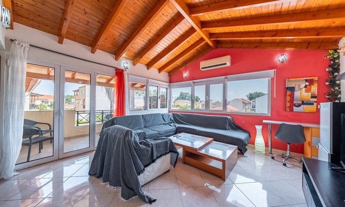 Kavos Apartment | Apartment 'Family Flat - 3 Bedrooms' with Wi-Fi and Air Conditioning