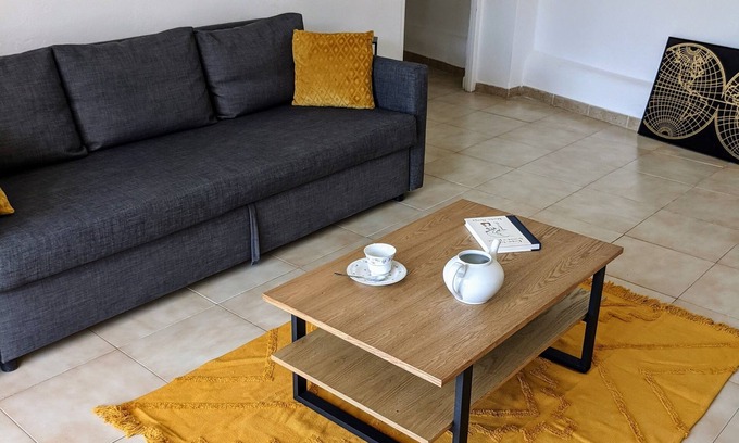 Lambesc Apartment | Apartment-Family-Terrace-Private Bathroom