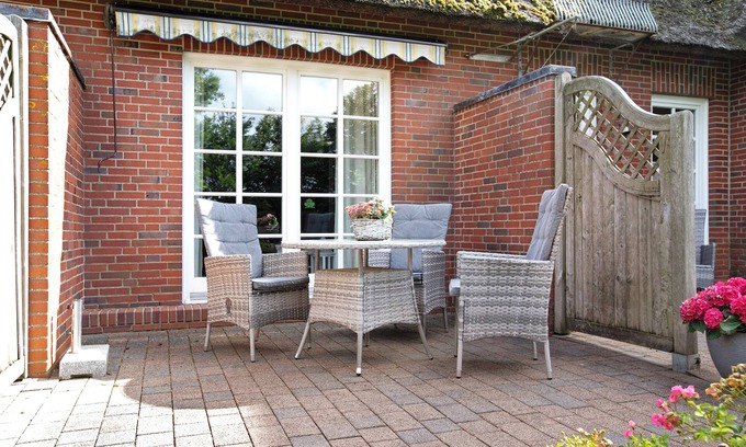 Nordstrand Apartment | Apartment 'Ferienhof Jacobsen 5' with Private Terrace, Shared Garden and Wi-Fi