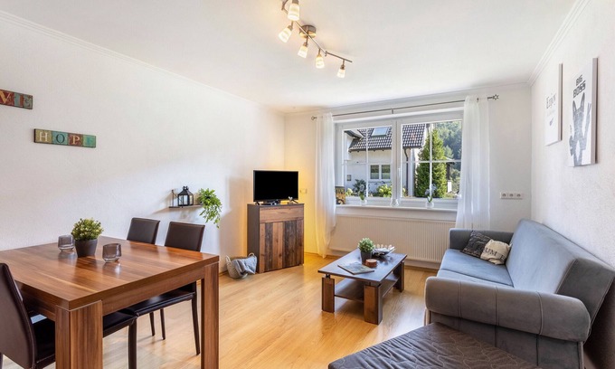 Latrop Apartment | Apartment 'Ferienwohnung Heini' with Private Terrace, Shared Garden and Wi-Fi