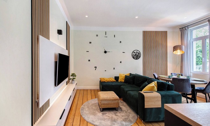 Solingen Apartment | Apartment 'Ferienwohnung Nippesstr 17' with Wi-Fi