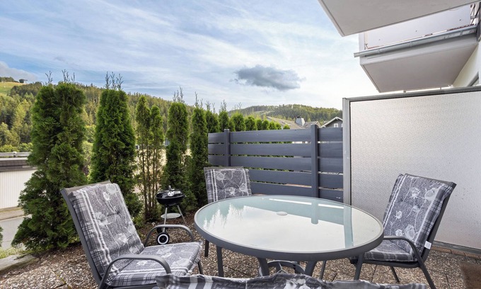 Ortsmitte Apartment | Apartment 'Fewo Corell' with Terrace, Shared Garden and Wi-Fi