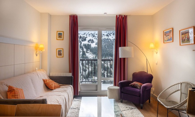 Flaine Apartment | Apartment "Flaine - 7 Persons" with Mountain View and Private Terrace