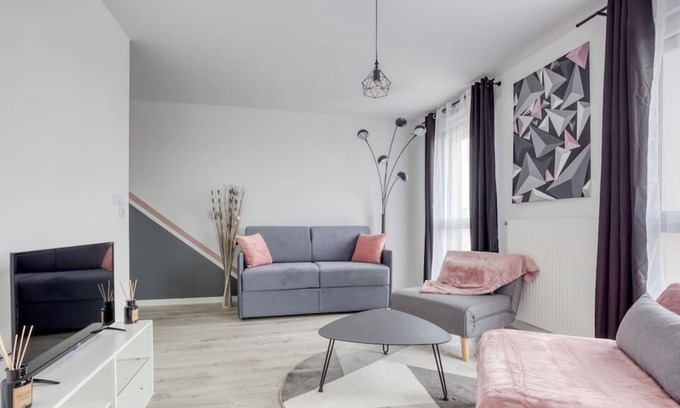 Thiais Apartment | Apartment for 2 people near Orly airport