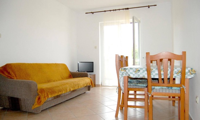 Porat Apartment | Apartment for 2 persons approx. 30 qm in Porat, Kvarner Bay (Krk)