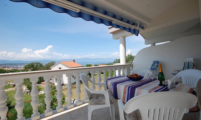 Marsici Apartment | Apartment for 4 persons approx. 70 qm in Kremenići, Kvarner Bay (Krk)