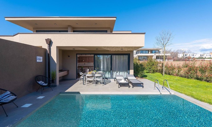 Karigador Apartment | Apartment for 5 persons approx. 75 qm in Karigador, Istria (Istrian Riviera)