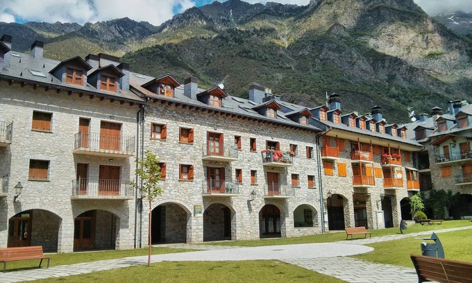 Benasque Apartment | Apartment for rent for 5 people in the center of Benasque