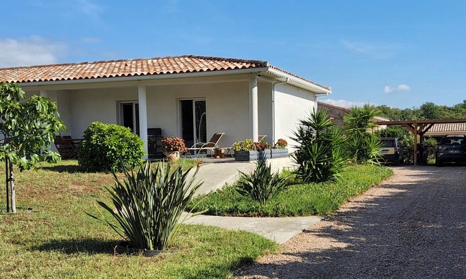 Morta Apartment | Apartment 2-4 pers - ground floor 48m2 + terrace 38m2 near sea and mountains