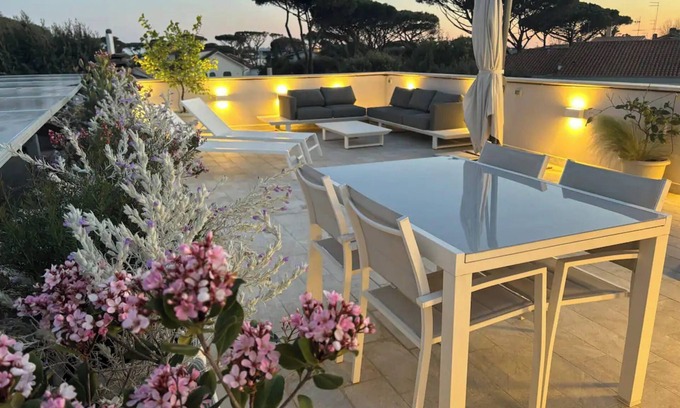 Fregenae Apartment | Apartment 'Fregene Tiny House Close To The Sea' with Terrace, Wi-Fi and Air Conditioning