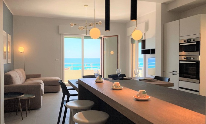 Gallipoli Apartment | Apartment 'Gallipoli Waterfront' with Sea View, Balcony and Air Conditioning