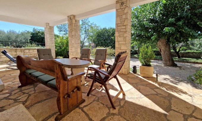 Golas Apartment | Apartment Gina