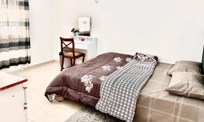Bondy Apartment | Apartment 'Grand Calme'