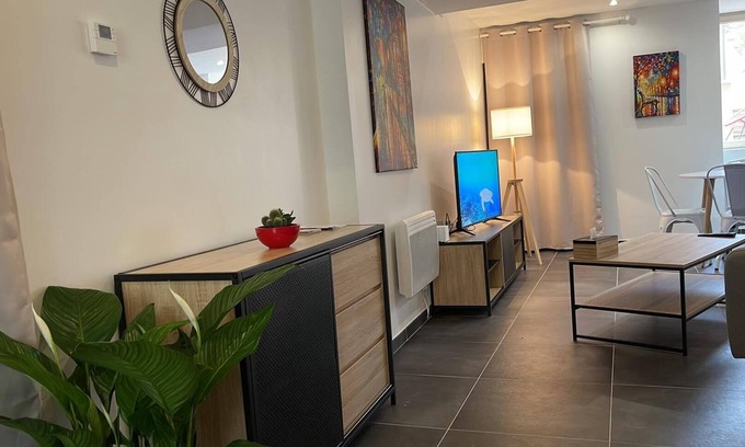 Montbard Apartment | Apartment historic center MONTBARD - 1 bedroom "Chez Delphine et Guillaume" France