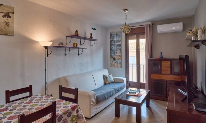 Lucena Apartment | Apartment 'Huerto' with Private Terrace, Wi-Fi and Air Conditioning