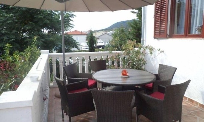 Barbat na Rabu Apartment | Apartment in Barbat with Terrace, Air condition, WIFI (3664-1)