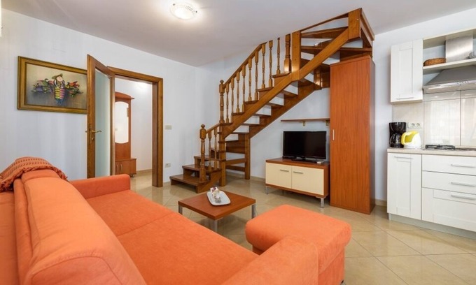 Basanija Apartment | Apartment in Bašanija with Terrace, Air condition, WIFI, Dishwasher (113-4)