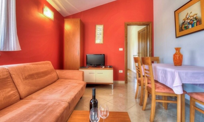 Basanija Apartment | Apartment in Bašanija with Balcony, Air condition, WIFI(113-5)