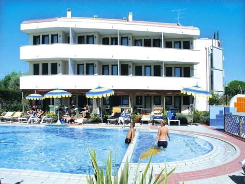 Mazzorno Sinistro Apartment | Apartment in Cavallino by Adriatic Beach