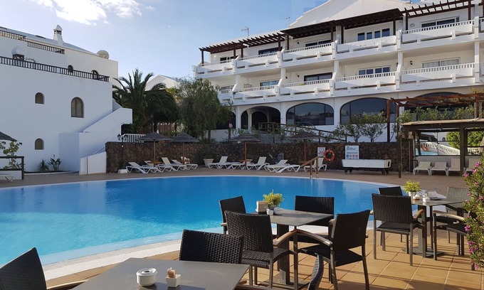 Costa Teguise Apartment | Apartment in Costa Teguise near the Beach