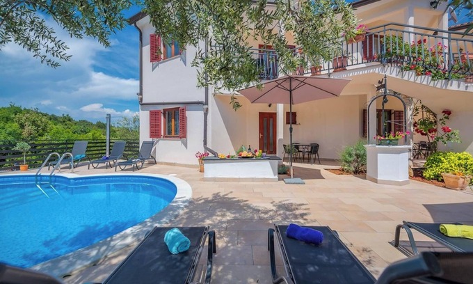 Drenje Apartment | Apartment in Drenje with Sea View & Sauna